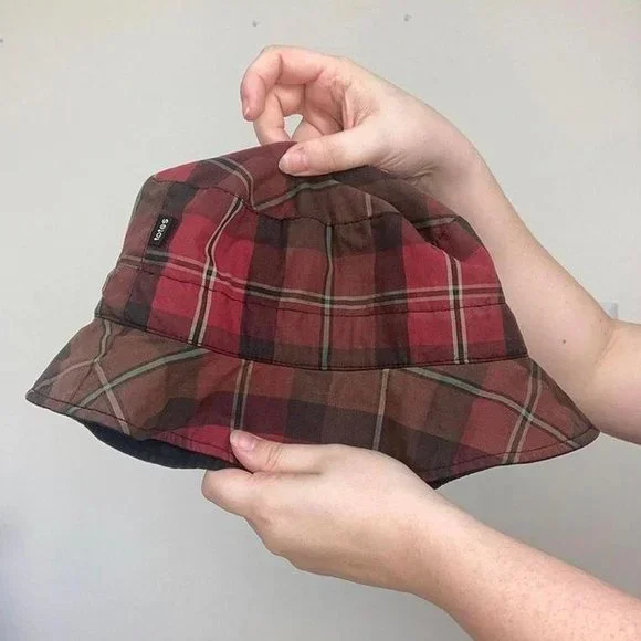 ❌SOLD❌ Totes red plaid bucket hat - Picture 2 of 4